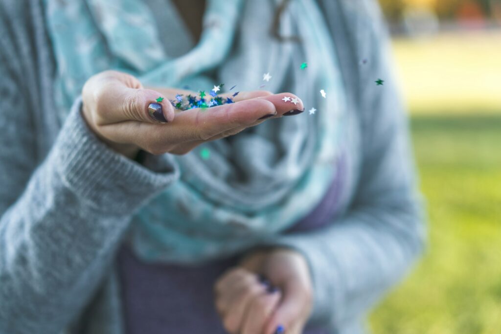 Blowing small stars